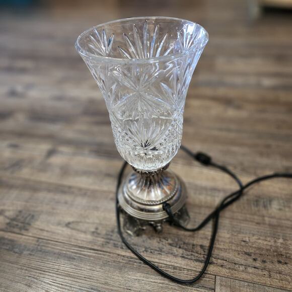 Vintage Side Table Cut glass beautiful classic look tested and works Lamp T - Picture 6 of 10